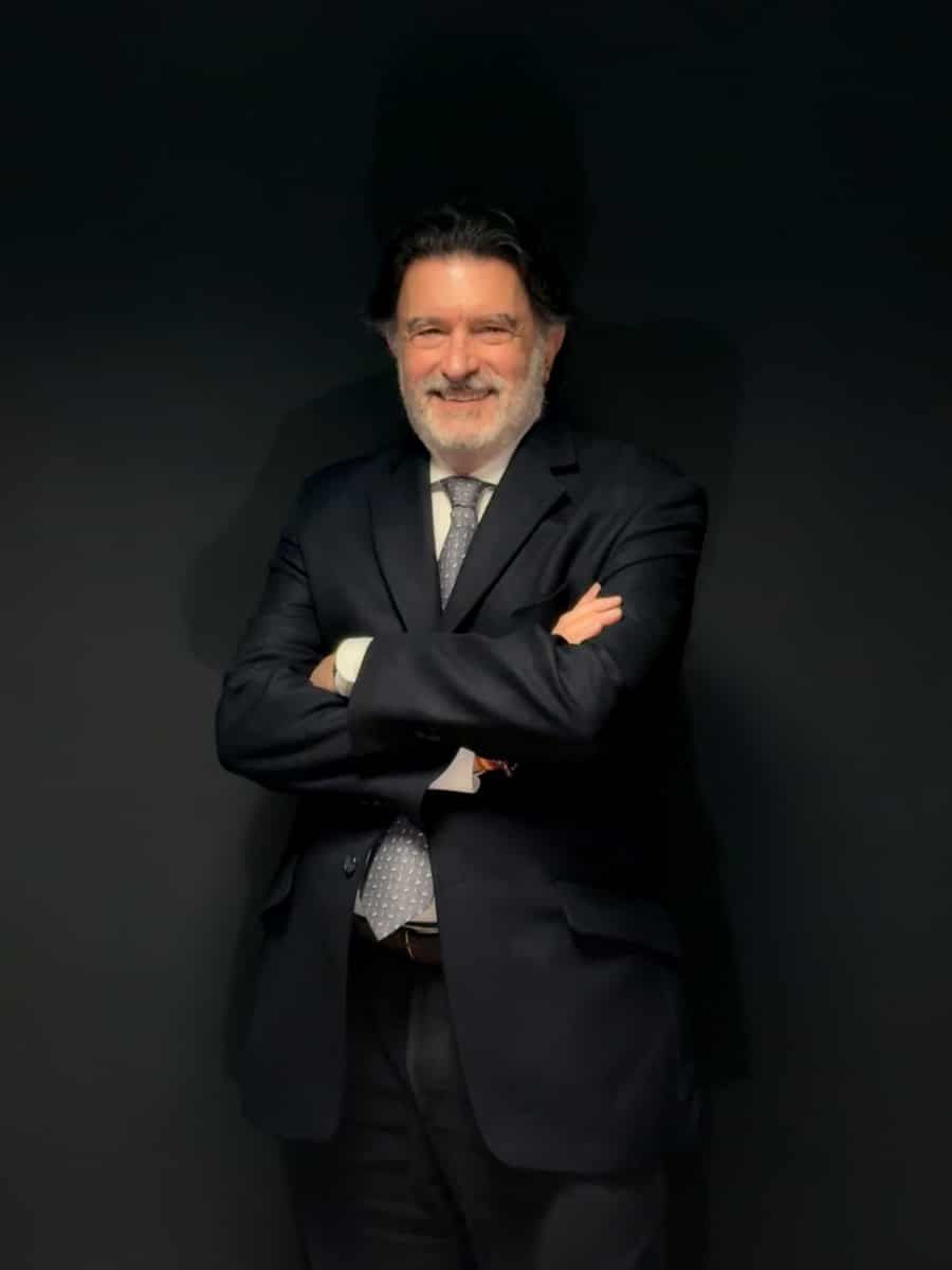 José M. LAMO DE ESPINOSA MICHELS DE CHAMPOURCIN – SOCIO DIRECTOR
